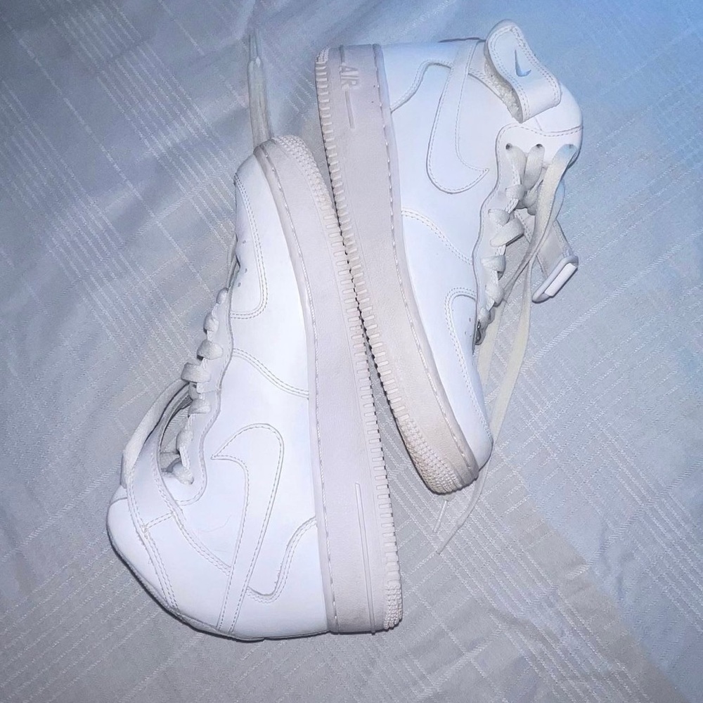 Nike Air Force 1 size 6.5Y (8 women’s)